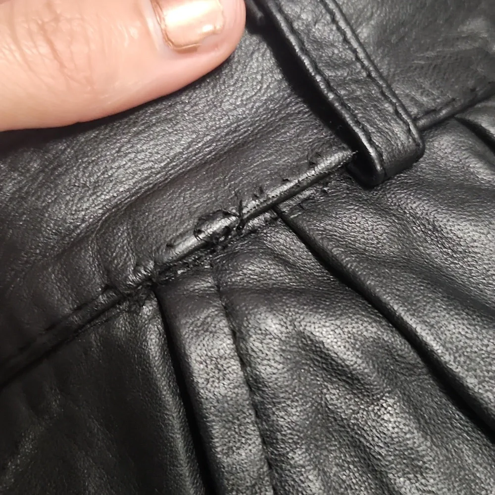 Vintage Cedars Petites High Rise Black Leather Pleated Trousers Tapered Pants - Picture 13 of 15